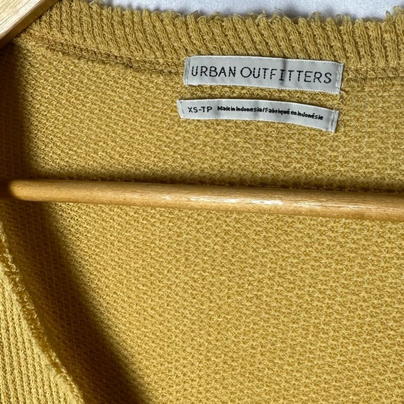 Urban Outfitters Out From Under Yellow Waffle Cropped V-Neck Button Up - Picture 5 of 5